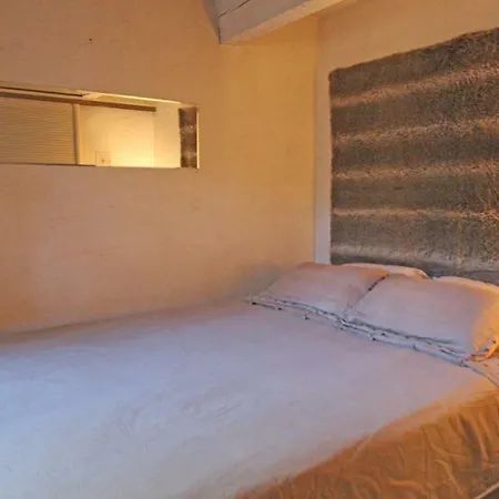 Maison Climatisée Avec 3 Chambres, Terrasse Et Jardin Proche Du Centre-ville Et Commerces - Les Bleuets D'azur *