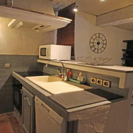 Maison Climatisée Avec 3 Chambres, Terrasse Et Jardin Proche Du Centre-ville Et Commerces - Les Bleuets D'azur
